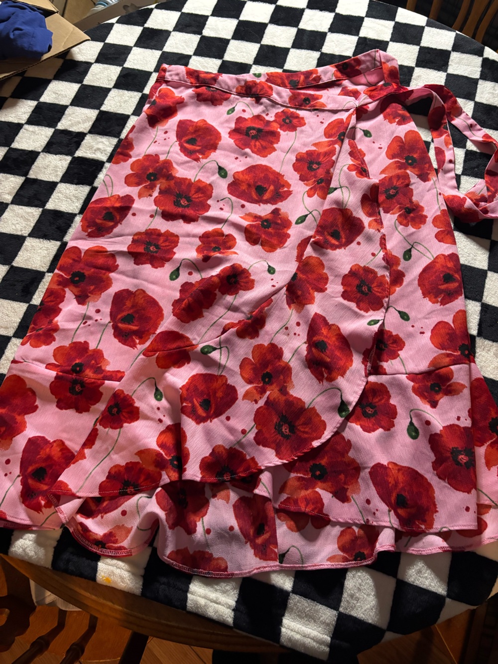 Size 38 Pink Floral Wrap Skirt with Red Poppy Print